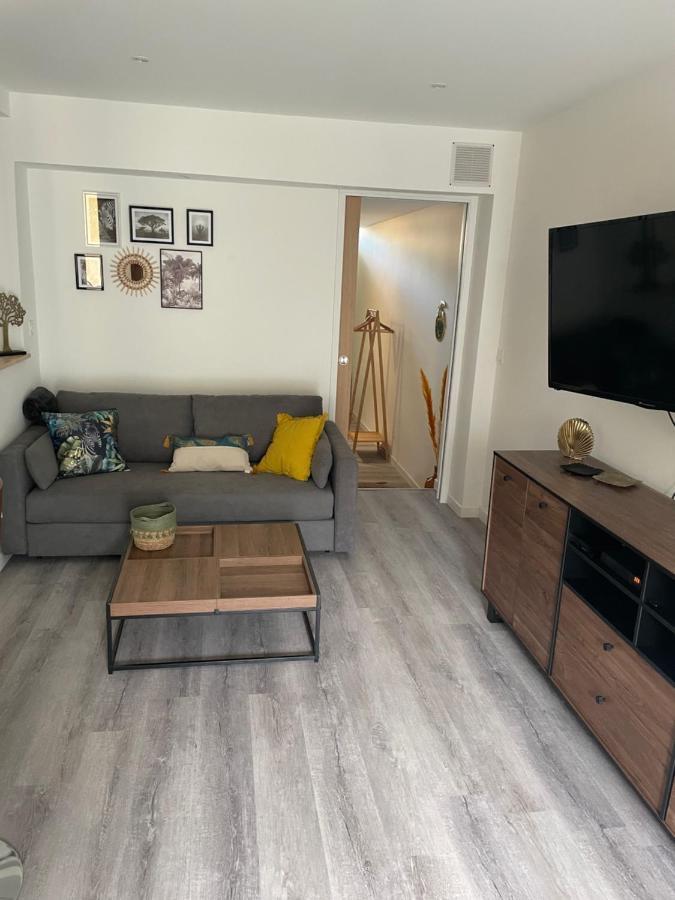 Appartement En Rez De Jardin Tout Equipe Fleurance Exteriör bild