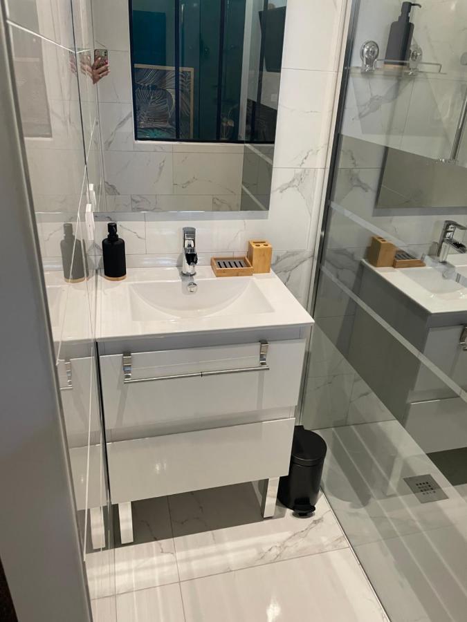 Appartement En Rez De Jardin Tout Equipe Fleurance Exteriör bild