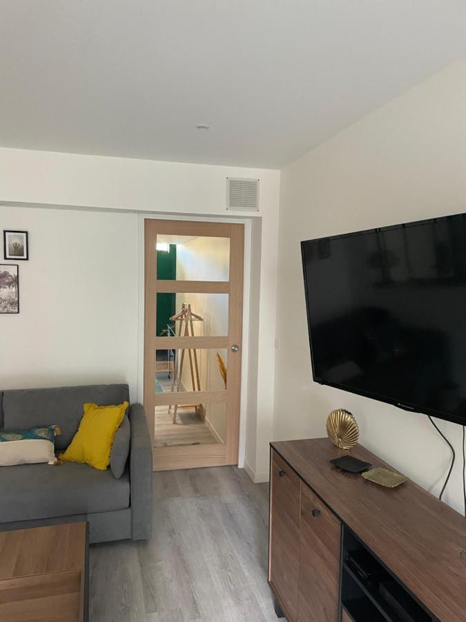 Appartement En Rez De Jardin Tout Equipe Fleurance Exteriör bild